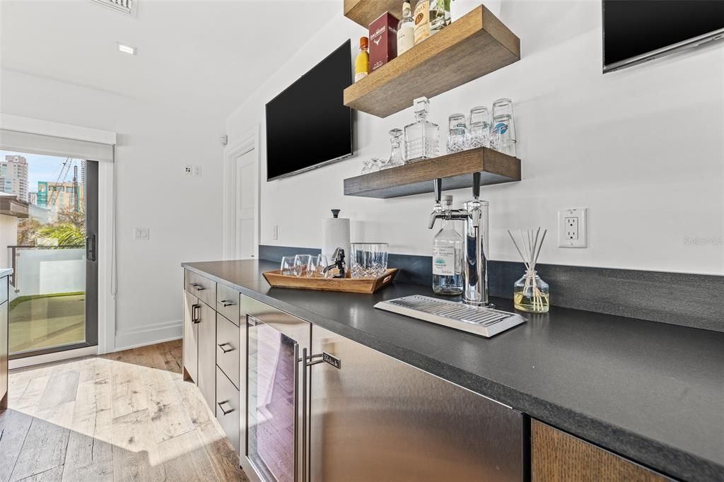 103 5th Avenue N, Saint Petersburg, FL 33701 Photo