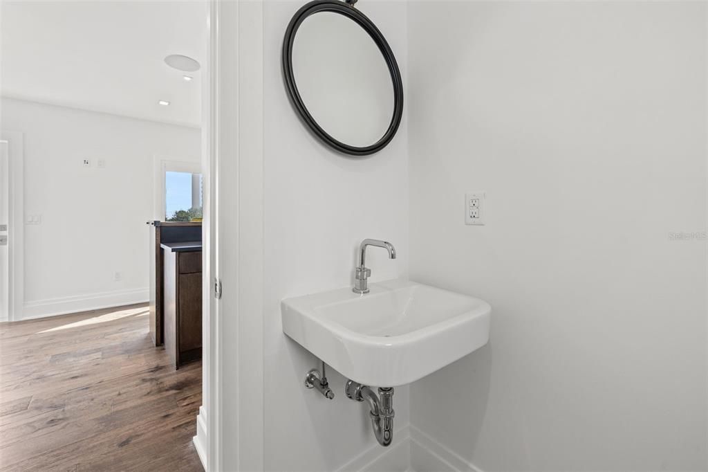 103 5th Avenue N, Saint Petersburg, FL 33701 Photo