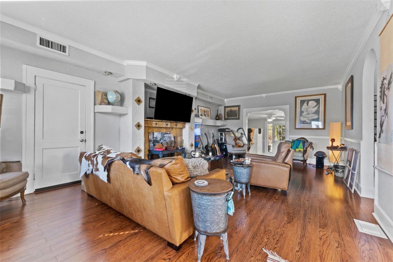 681 Jasmine Way S, Saint Petersburg, FL 33705 Photo