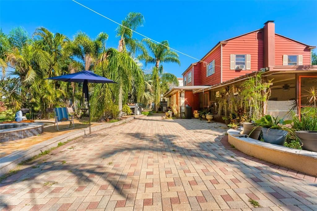 681 Jasmine Way S, Saint Petersburg, FL 33705 Photo