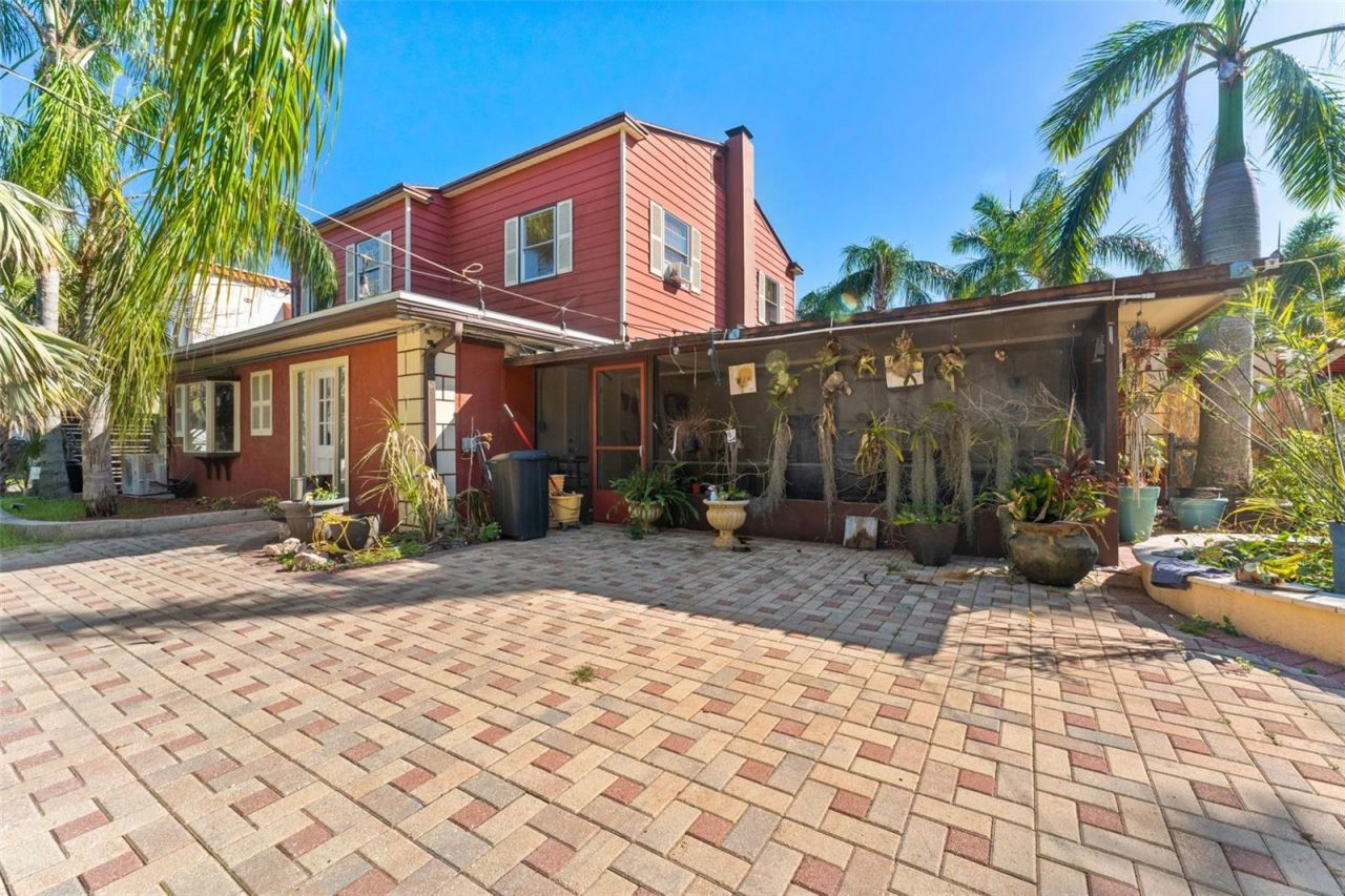 681 Jasmine Way S, Saint Petersburg, FL 33705 Photo