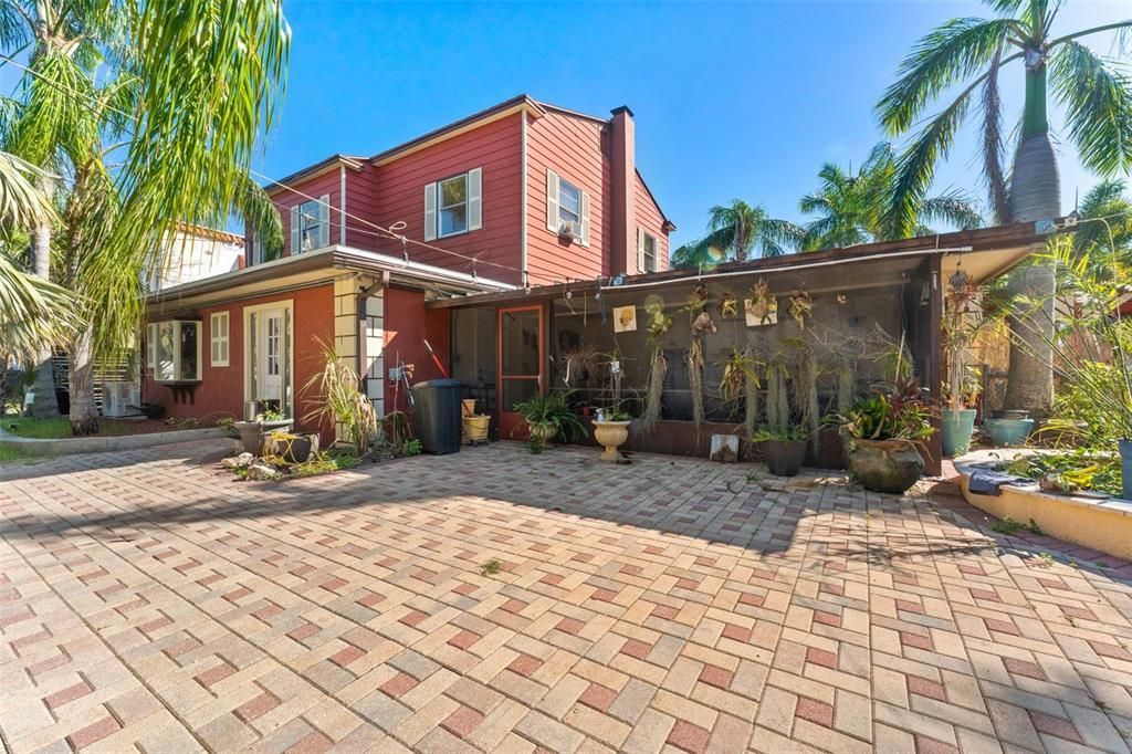 681 Jasmine Way S, Saint Petersburg, FL 33705 Photo