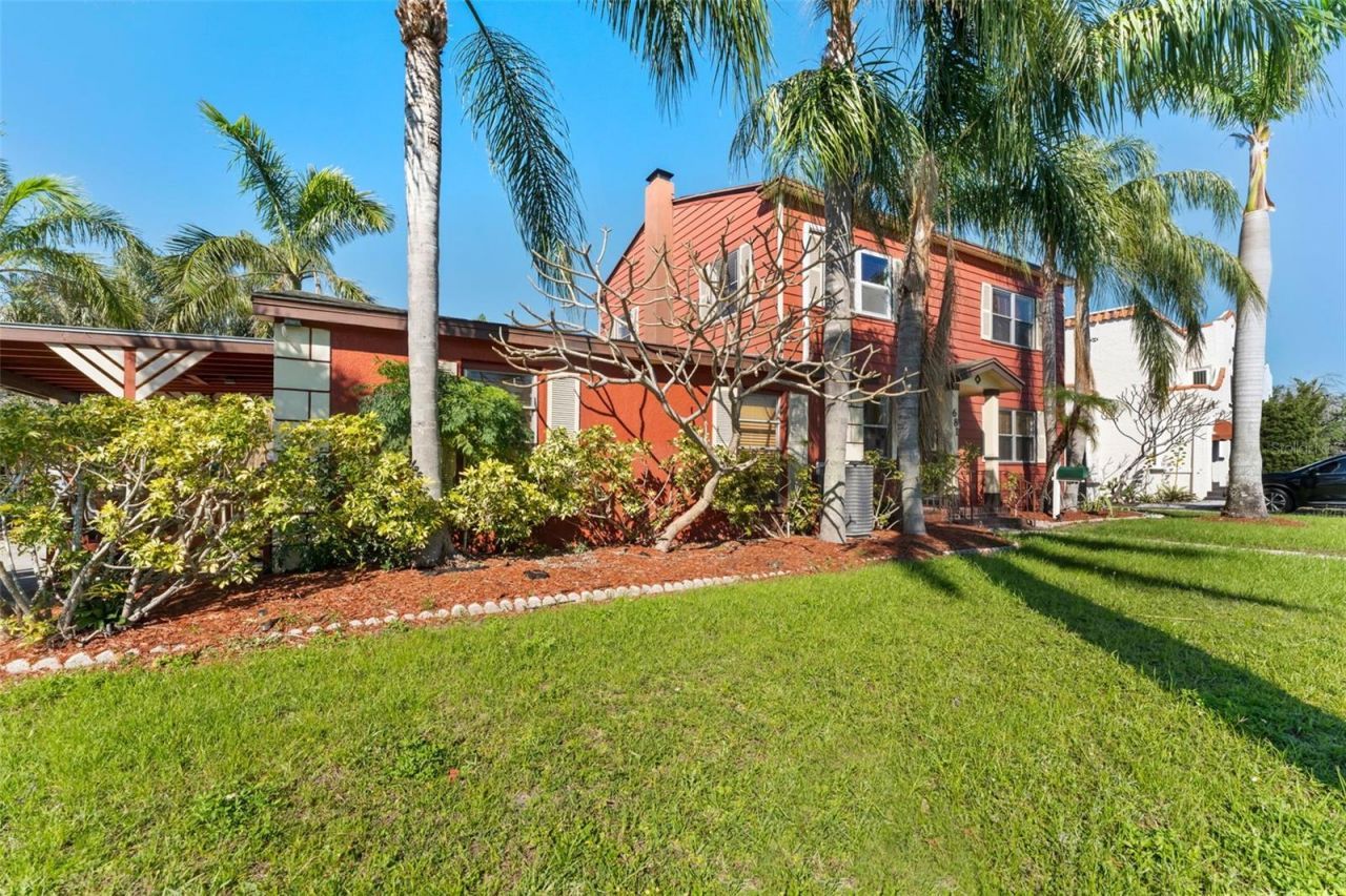 681 Jasmine Way S, Saint Petersburg, FL 33705 Photo