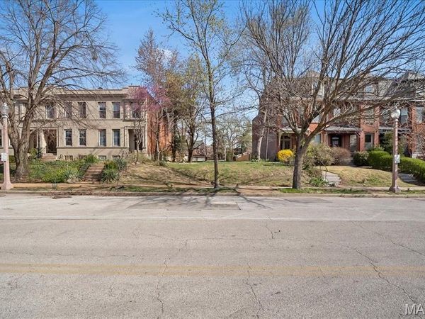 4143 Laclede Avenue, St Louis, MO 63108