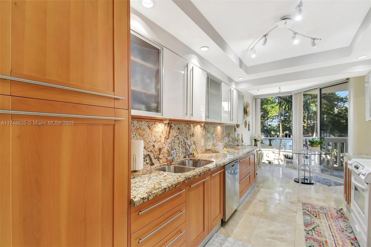 2000 Island Bl, Unit 410, Aventura, FL 33160 Photo