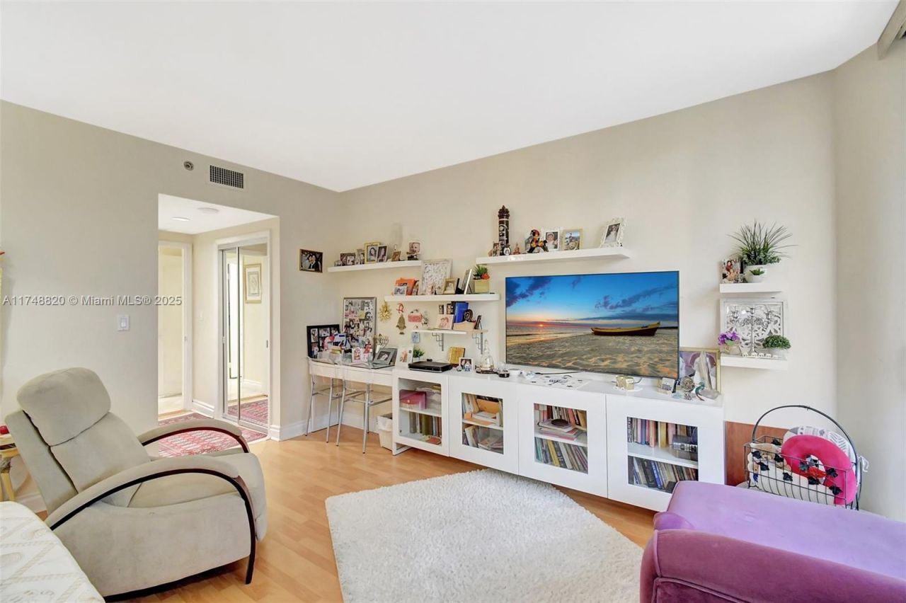 2000 Island Bl, Unit 410, Aventura, FL 33160 Photo