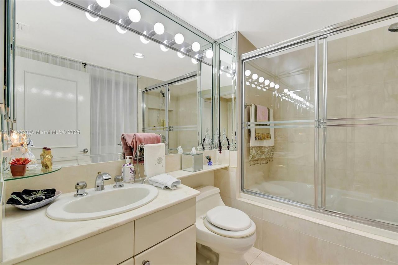 2000 Island Bl, Unit 410, Aventura, FL 33160 Photo