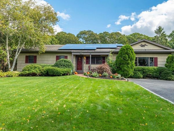 254 Meeting House Creek Road, Aquebogue, NY 11931