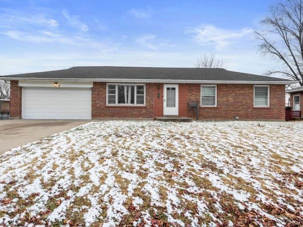 6 Sandringham Lane, Ferguson, MO 63135