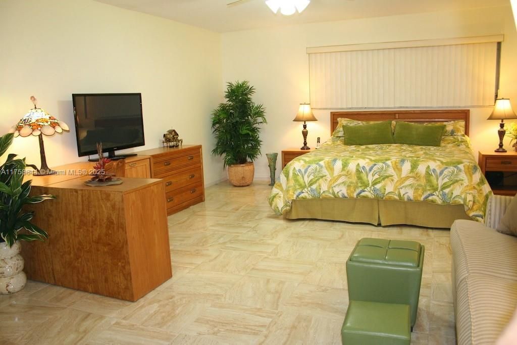 1933 Twin Dolphin Lane, Fort Lauderdale, FL 33316 Photo