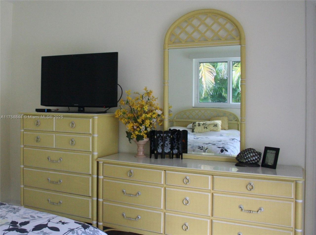 1933 Twin Dolphin Lane, Fort Lauderdale, FL 33316 Photo