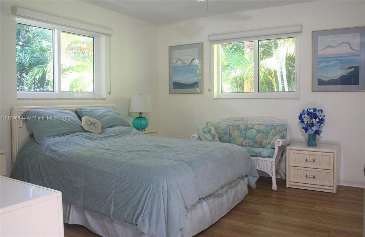 1933 Twin Dolphin Lane, Fort Lauderdale, FL 33316 Photo