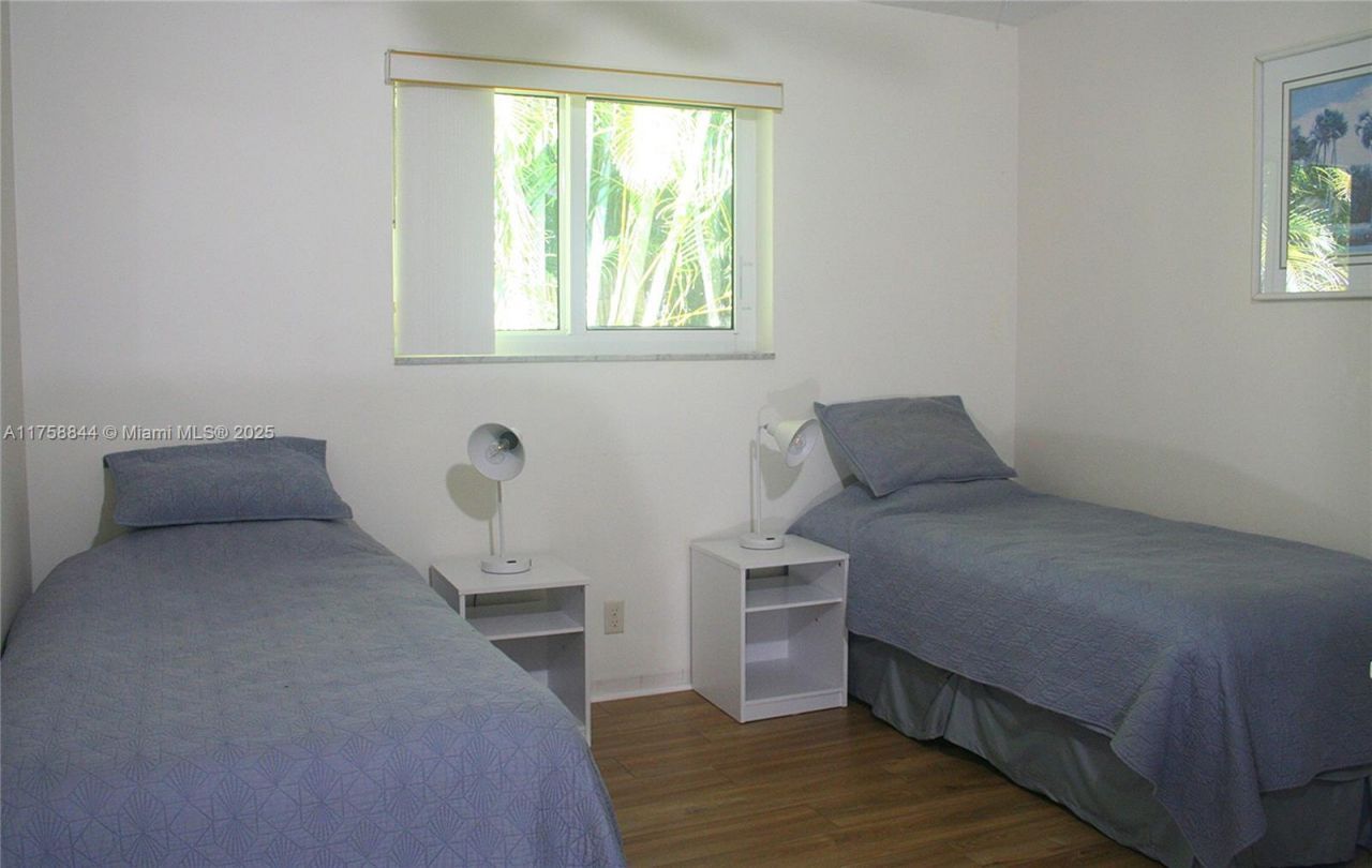 1933 Twin Dolphin Lane, Fort Lauderdale, FL 33316 Photo