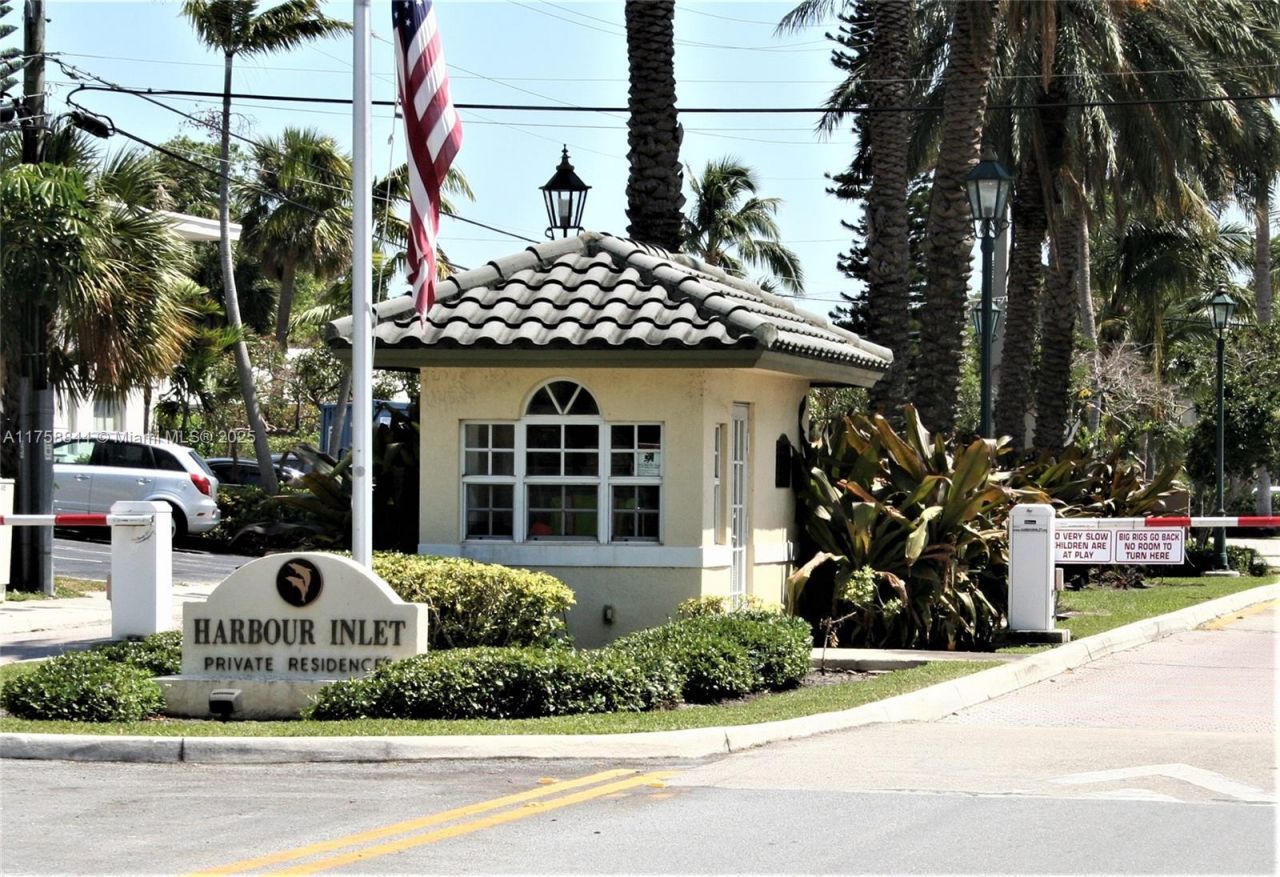 1933 Twin Dolphin Lane, Fort Lauderdale, FL 33316 Photo