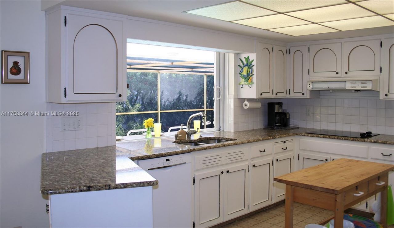 1933 Twin Dolphin Lane, Fort Lauderdale, FL 33316 Photo