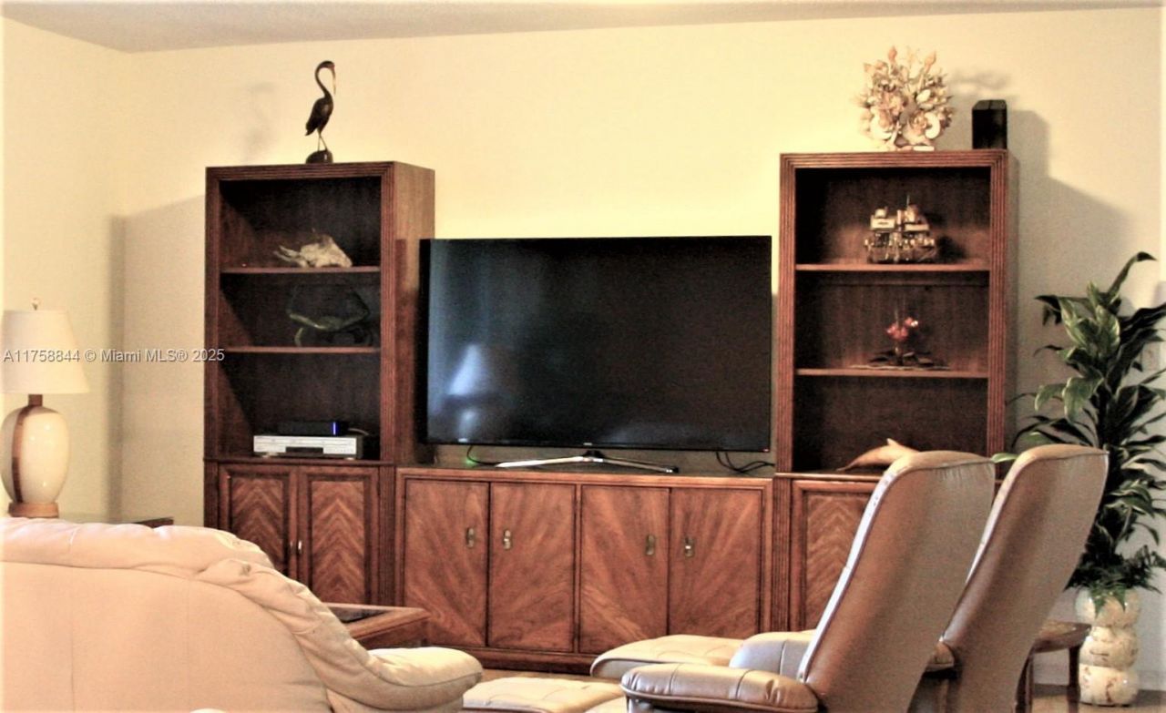 1933 Twin Dolphin Lane, Fort Lauderdale, FL 33316 Photo