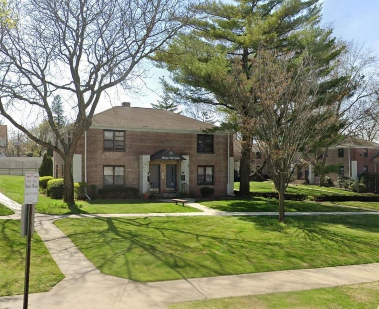 13 W Mill Drive Great Neck, NY 11021