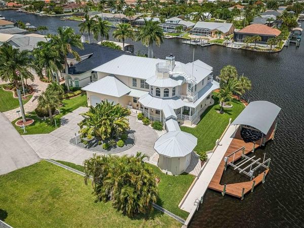 3102 SE 22nd AVE, CAPE CORAL, FL 33904