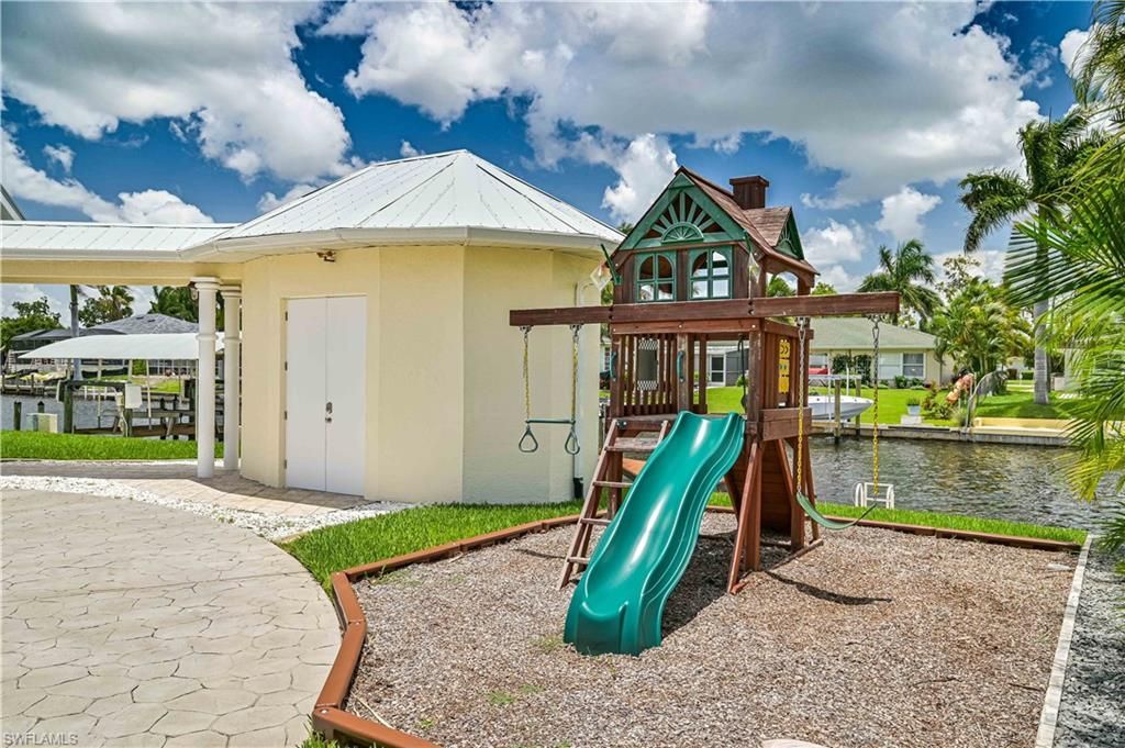 3102 SE 22nd Ave, Cape Coral, FL 33904 Photo