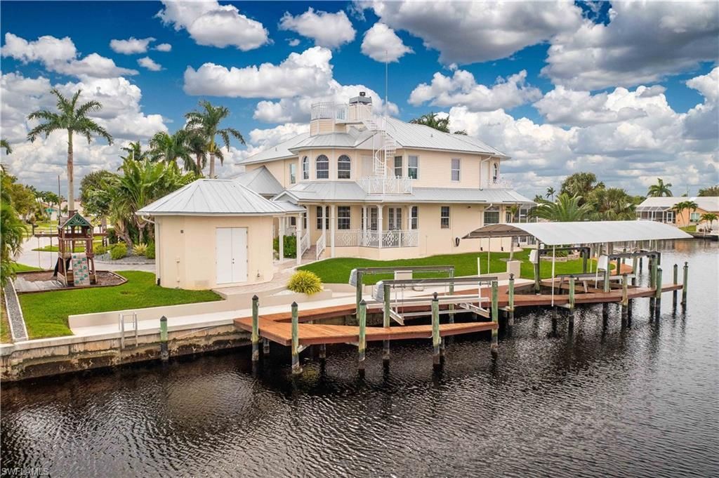3102 SE 22nd Ave, Cape Coral, FL 33904 Photo
