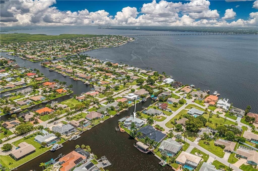 3102 SE 22nd Ave, Cape Coral, FL 33904 Photo