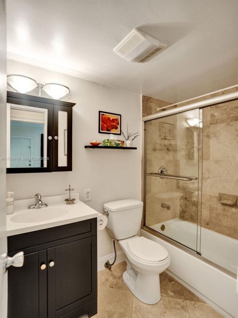 1900 NE 8th Ct, Unit 306, Fort Lauderdale, FL 33304 Photo