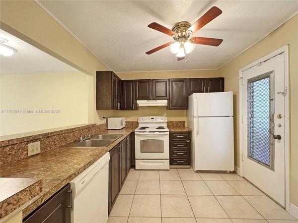410 NW 68th Ave, Unit 207, Plantation, FL 33317