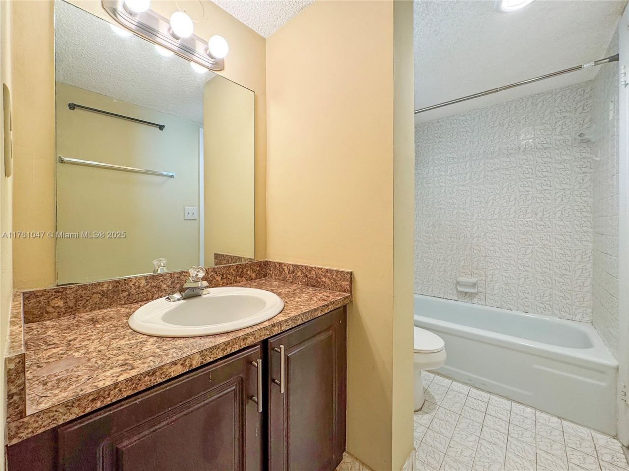 410 NW 68th Ave, Unit 207, Plantation, FL 33317 Photo