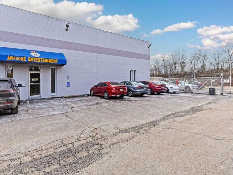 1250 Memory Lane N, Unit B, Columbus, OH 43209 Photo 2