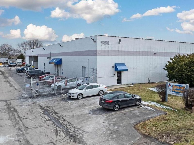 1250 Memory Lane N, Unit B, Columbus, OH 43209 Photo 4