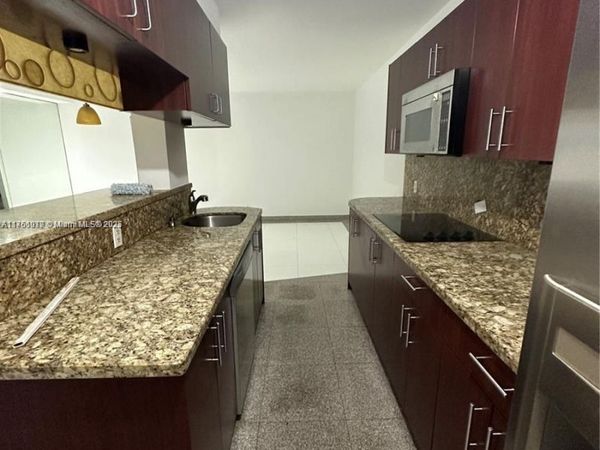 1100 NE 1st Ct, Unit 105, Hallandale Beach, FL 33009