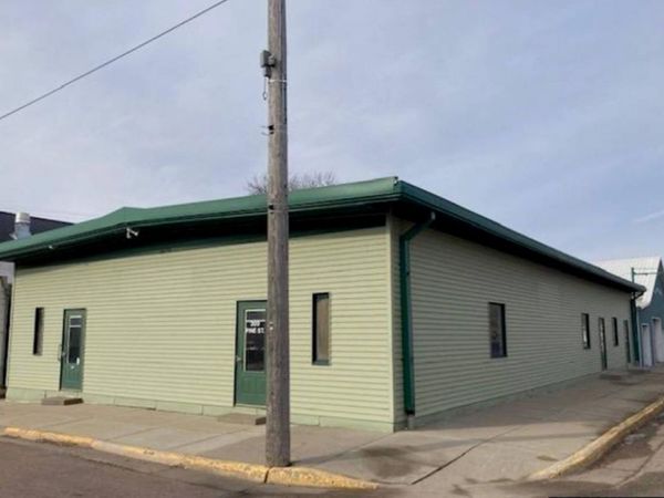 300 Pine Street, Nicollet, MN 56074