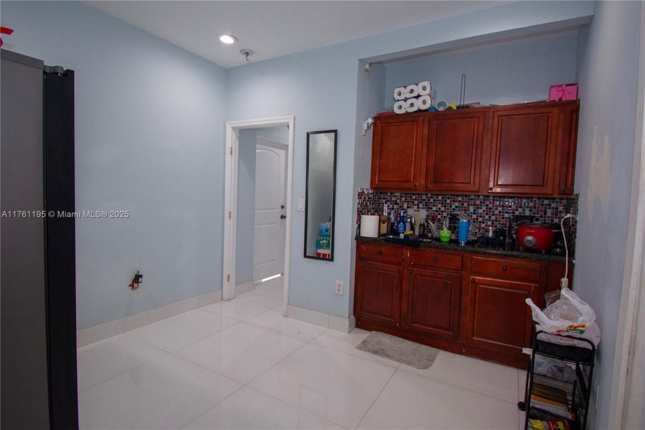 1142 NW 135th Ct, Miami, FL 33182 Photo