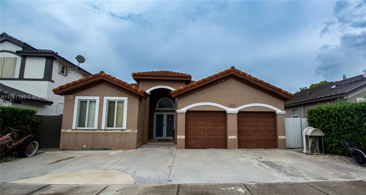 1142 NW 135th Ct, Miami, FL 33182 Photo