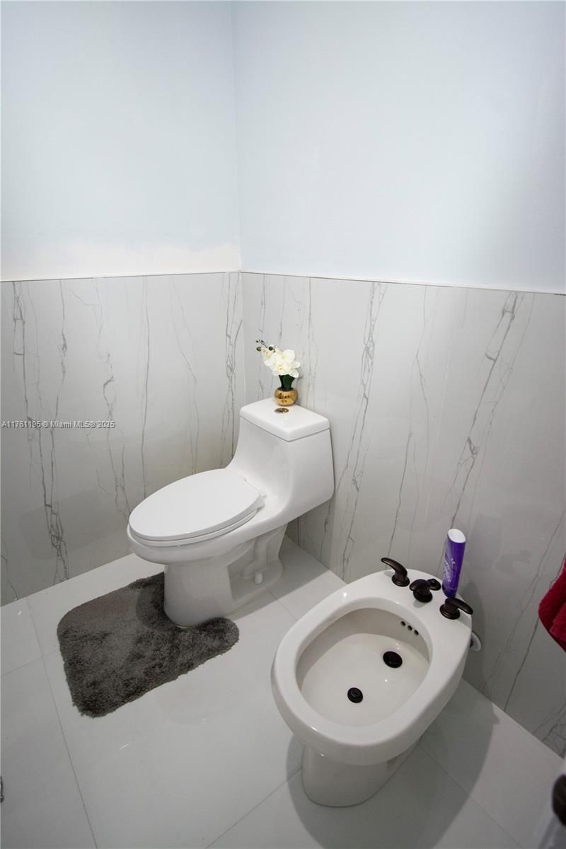 1142 NW 135th Ct, Miami, FL 33182 Photo