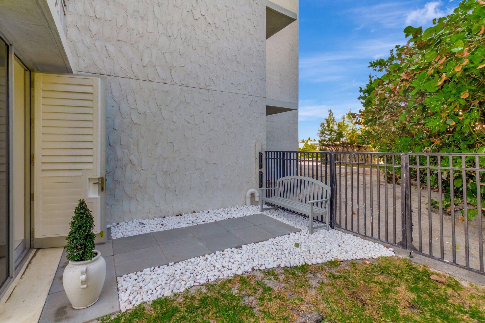 1225 S Ocean Boulevard, Unit 105, Delray Beach, FL 33483 Photo
