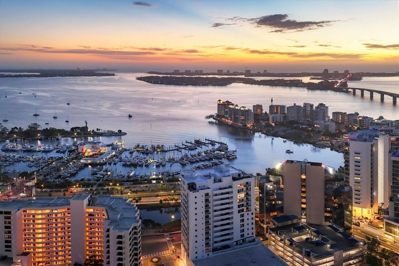 540 N Tamiami Trail, Unit 1503, Sarasota, FL 34236 Photo