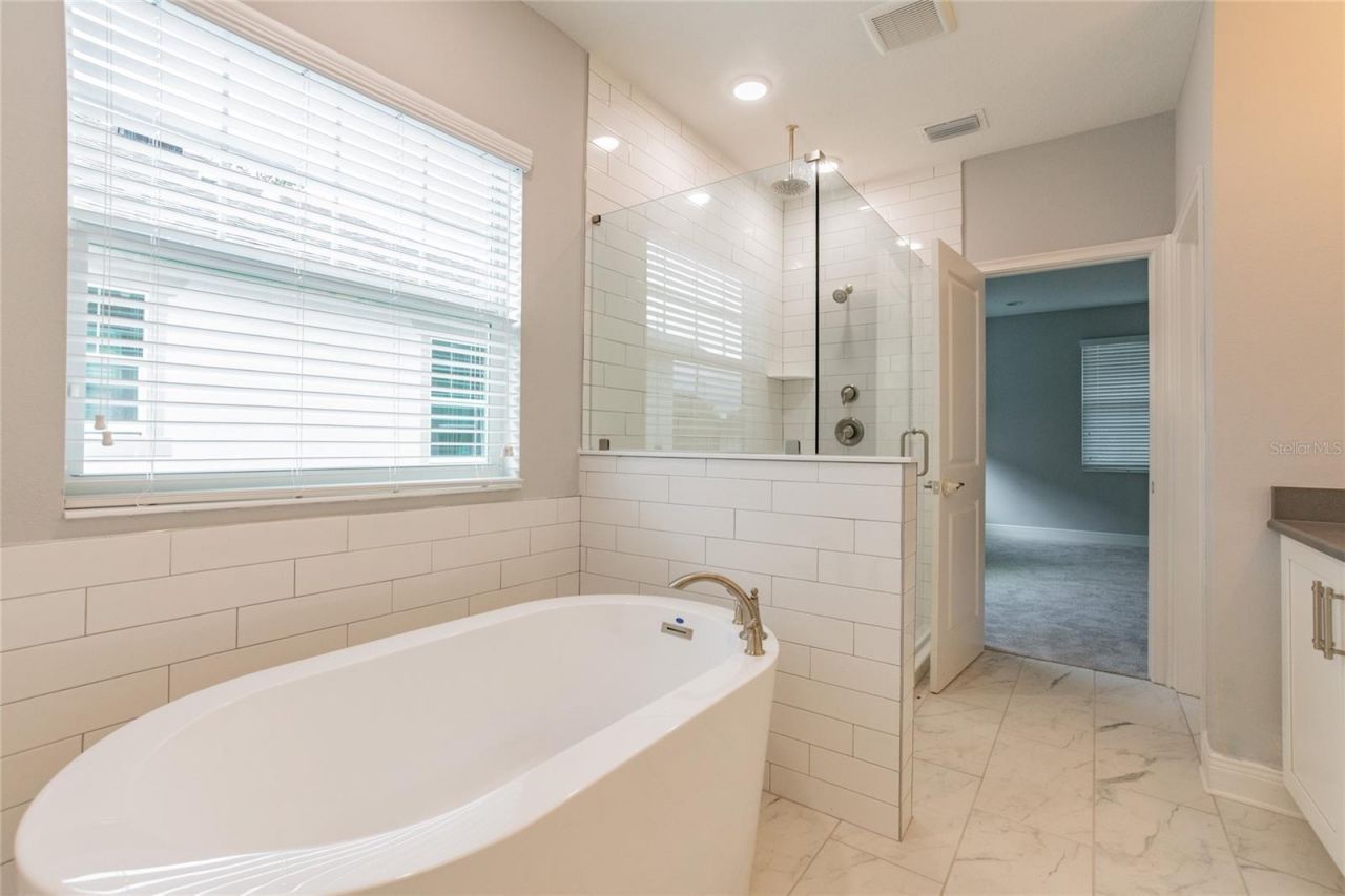 324 37th Avenue Ne, Saint Petersburg, FL 33704 Photo