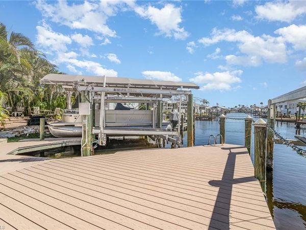 11181 Azalea LN, FORT MYERS BEACH, FL 33931