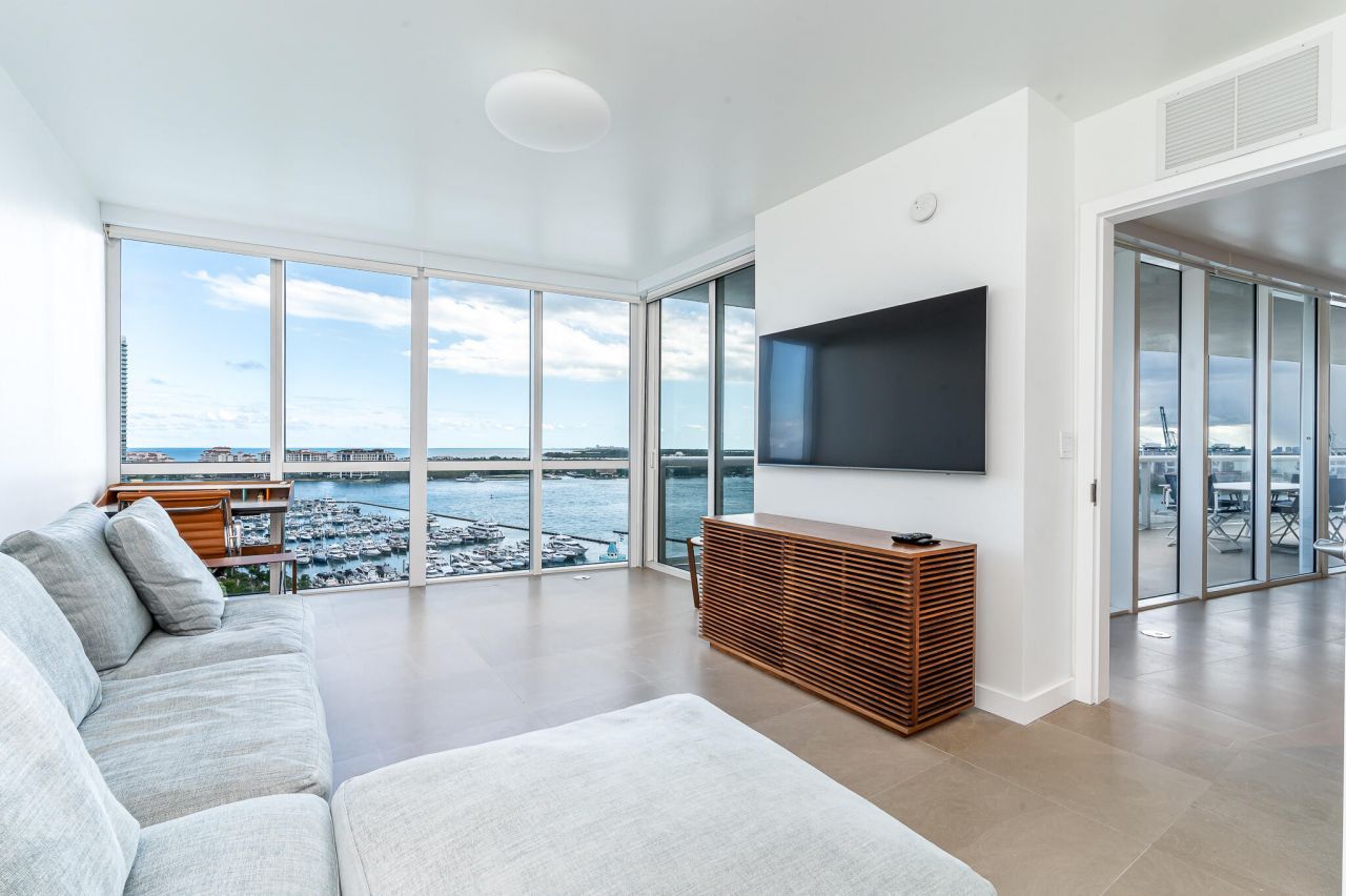 400 Alton Road, Unit 1808, Miami Beach, FL 33139 Photo