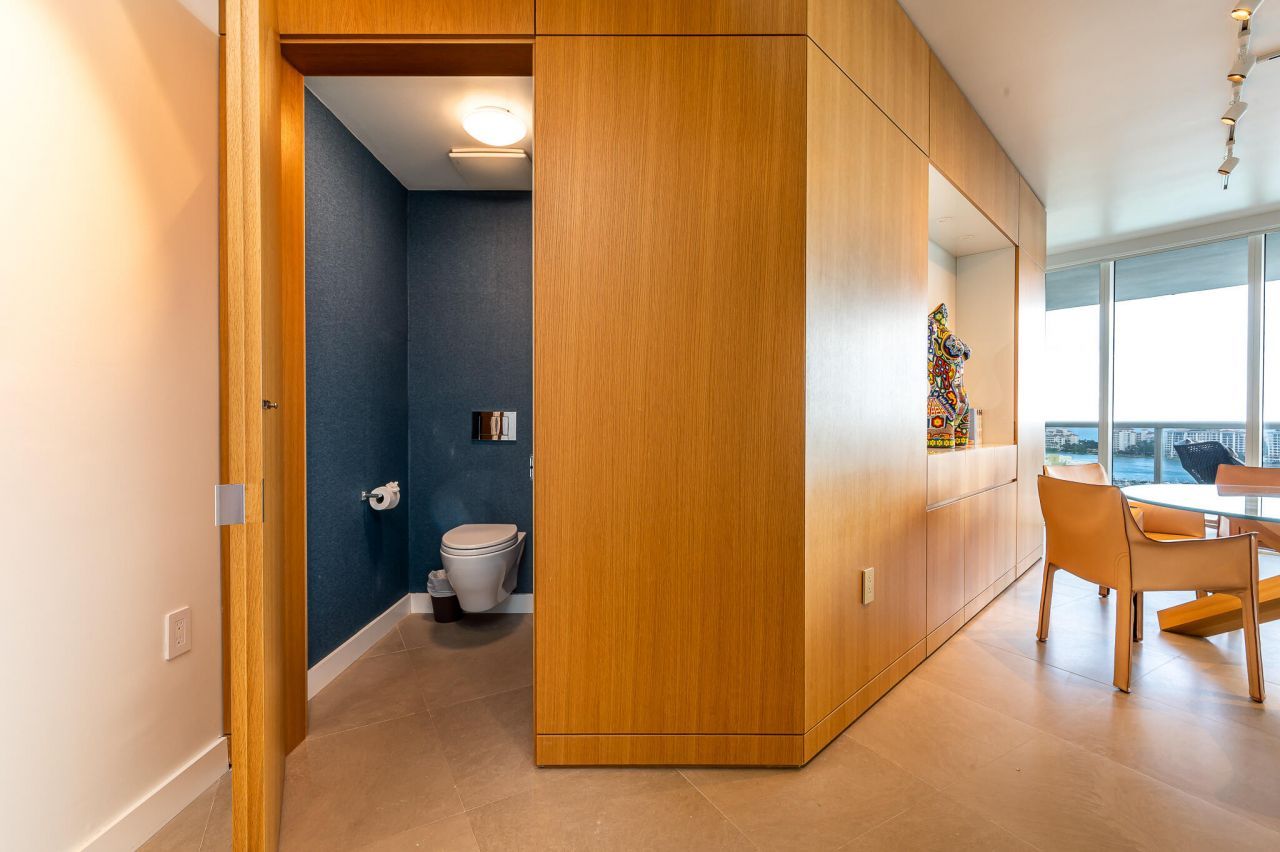 400 Alton Road, Unit 1808, Miami Beach, FL 33139 Photo