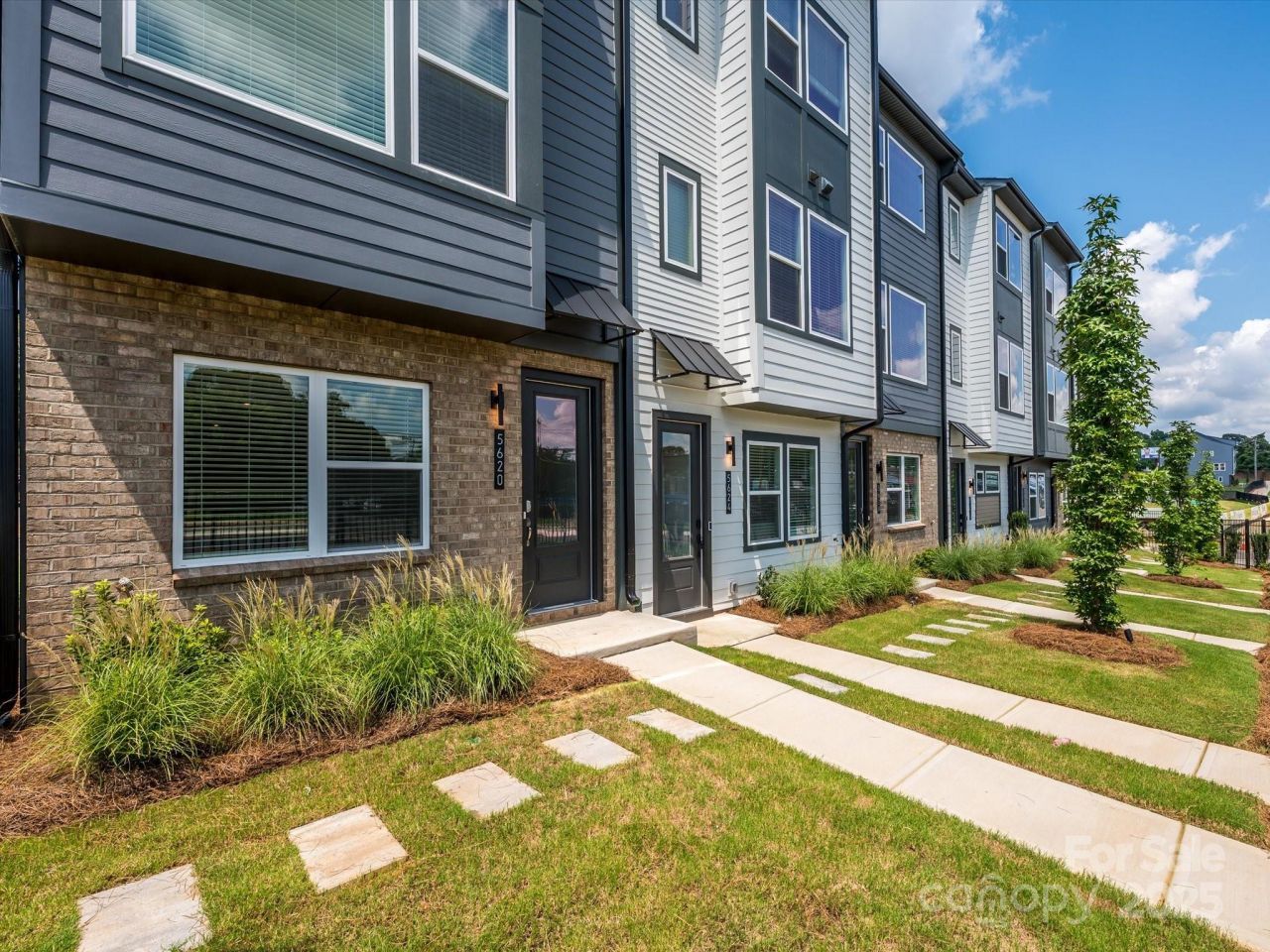 5640 Kingspan Drive, Charlotte, NC 28217 Main Photo