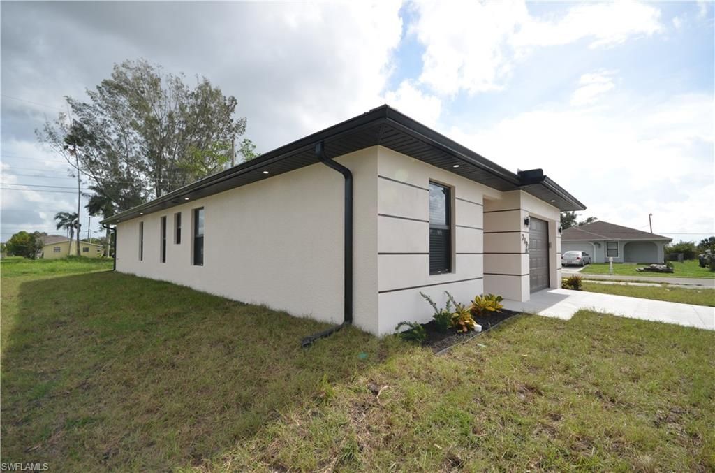 2188 Barker Blvd, Fort Myers, FL 33916 Photo
