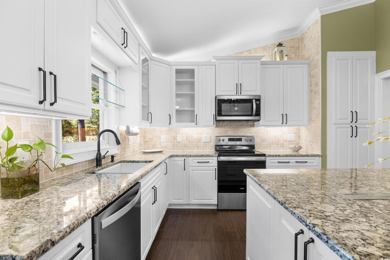 1043 Yellow Jasmine Dr. Photo 14