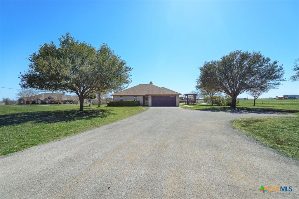 145 Western Ridge Road, Gatesville, TX 76528 Main Photo