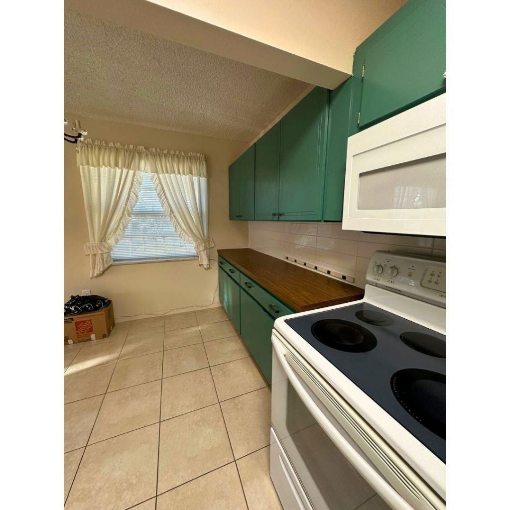 5190 E Sabal Palm Boulevard, Unit 201, Tamarac, FL 33319 Photo