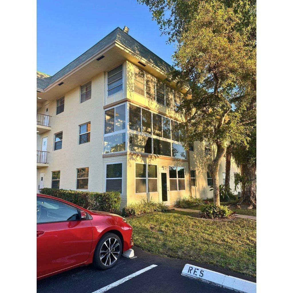 5190 E Sabal Palm Boulevard, Unit 201, Tamarac, FL 33319 Photo