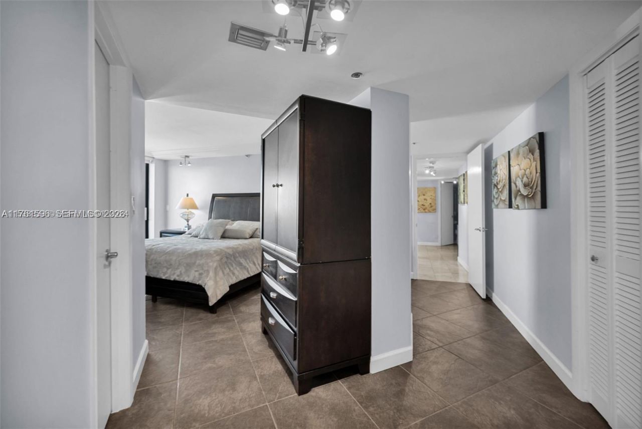 300 Three Islands Blvd, Unit 108, Hallandale Beach, FL 33009 Photo