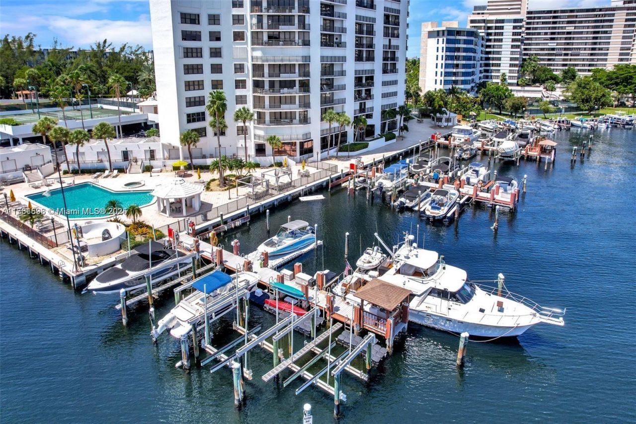 300 Three Islands Blvd, Unit 108, Hallandale Beach, FL 33009 Photo