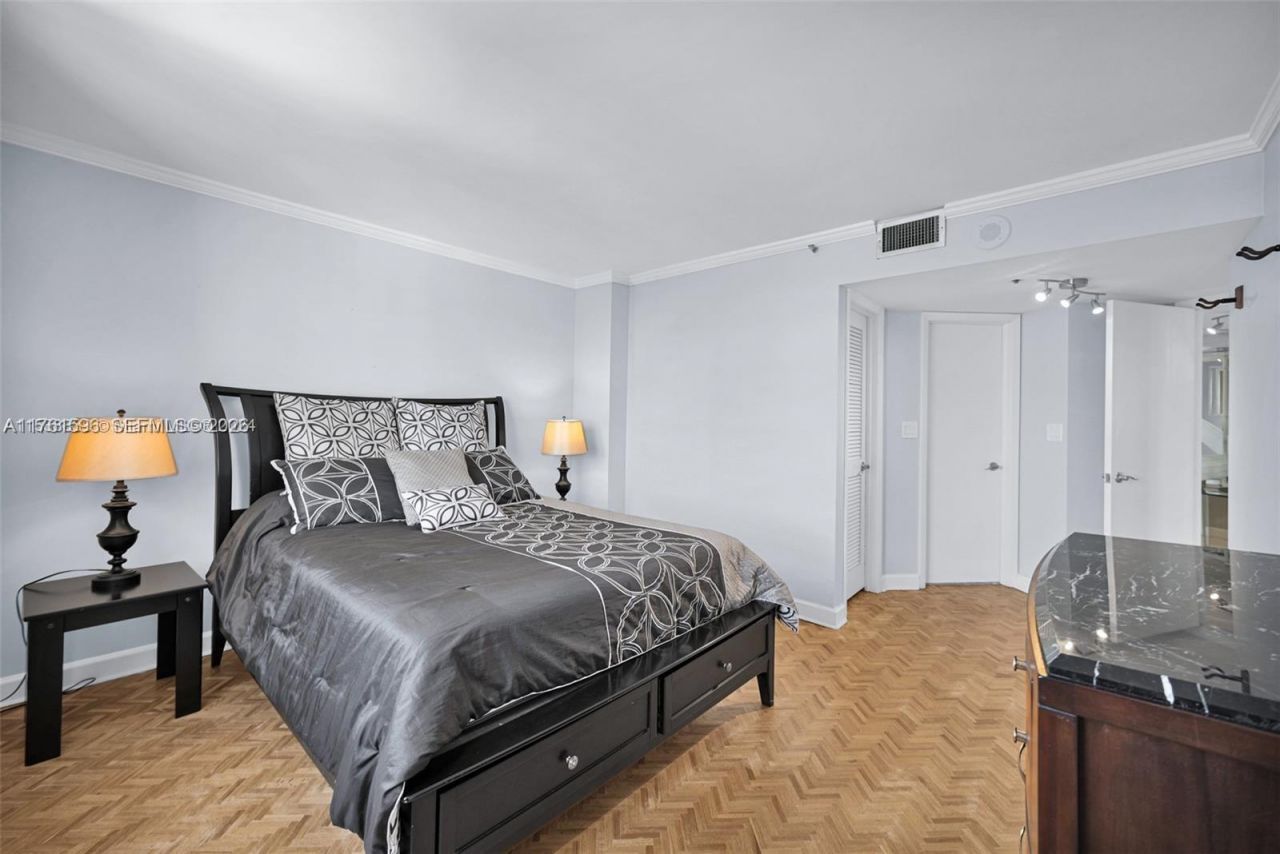 300 Three Islands Blvd, Unit 108, Hallandale Beach, FL 33009 Photo